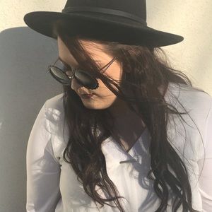 Meet your Posher, Alexis